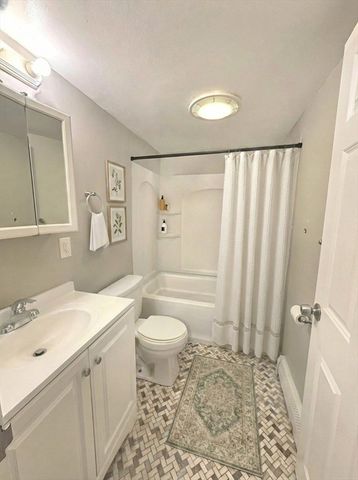 4 Hawes St 12, Revere, MA 02151