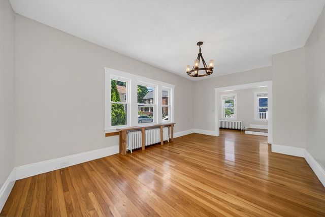 11 North Warren St, Woburn, MA 01801
