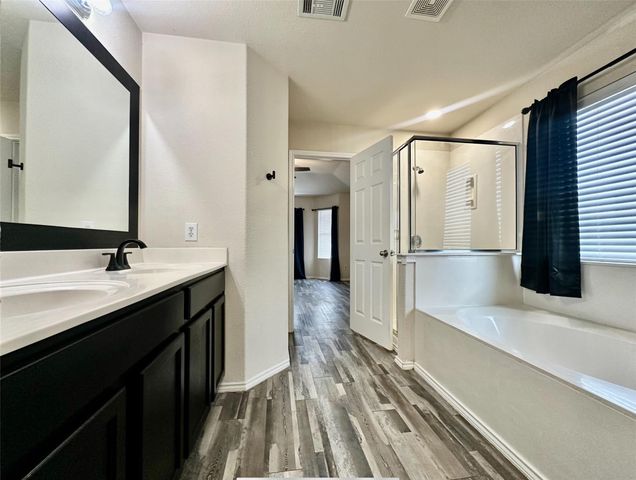 417 Bandara Woods BLVD, Elgin, TX 78621