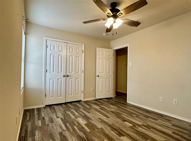 417 Bandara Woods BLVD, Elgin, TX 78621