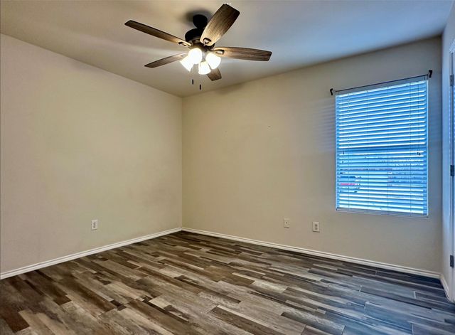 417 Bandara Woods BLVD, Elgin, TX 78621