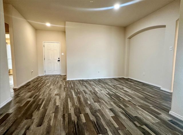 417 Bandara Woods BLVD, Elgin, TX 78621