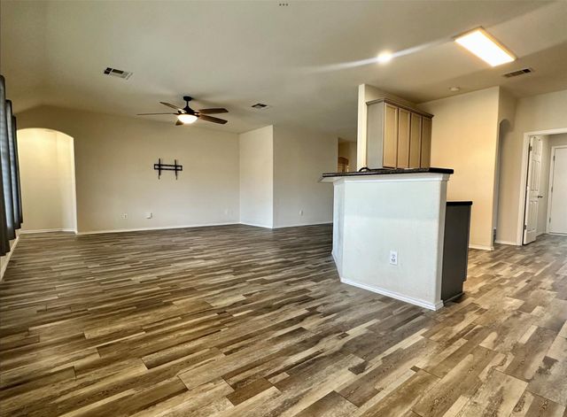 417 Bandara Woods BLVD, Elgin, TX 78621