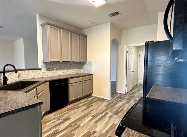 417 Bandara Woods BLVD, Elgin, TX 78621