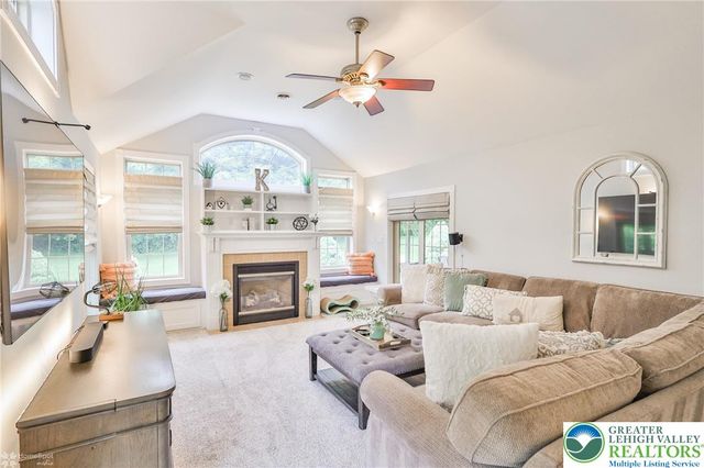 1147 Jacobsburg Road, Bushkill Twp, PA 18091