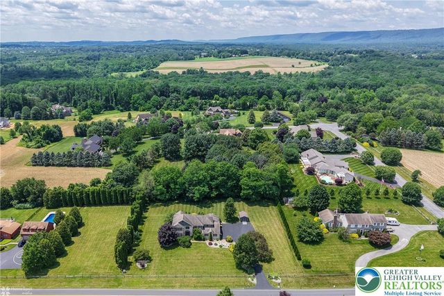 1147 Jacobsburg Road, Bushkill Twp, PA 18091