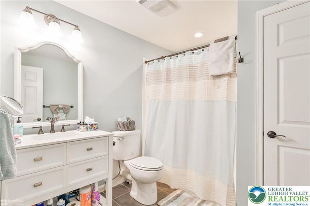 1147 Jacobsburg Road, Bushkill Twp, PA 18091