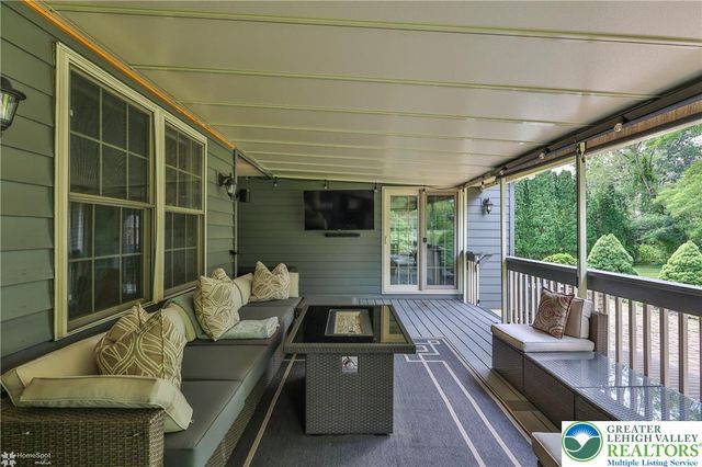 1147 Jacobsburg Road, Bushkill Twp, PA 18091