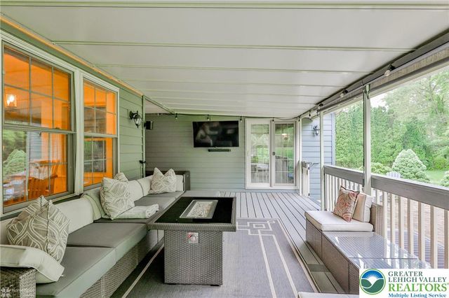 1147 Jacobsburg Road, Bushkill Twp, PA 18091