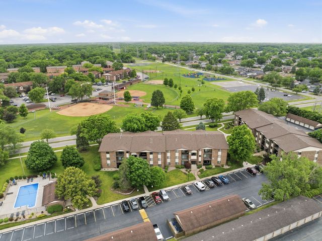 13935 Laramie Avenue 220, Crestwood, IL 60418