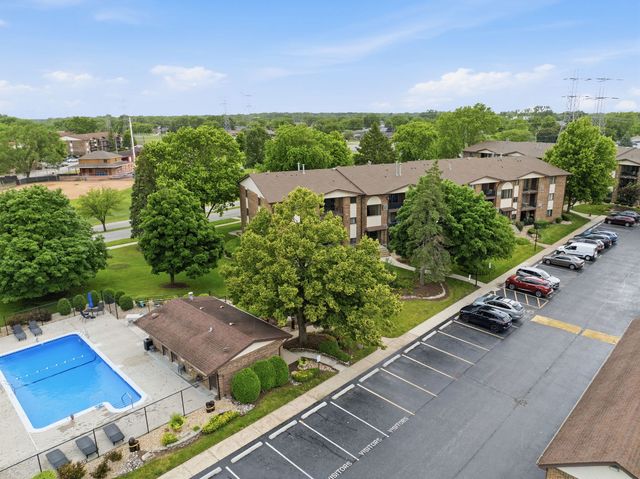 13935 Laramie Avenue 220, Crestwood, IL 60418