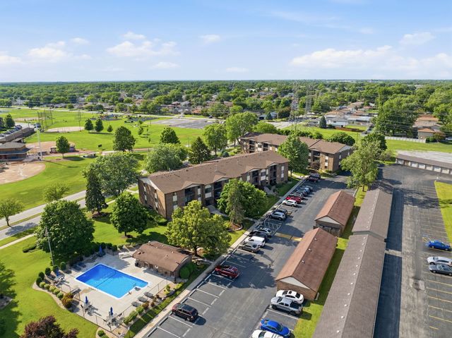 13935 Laramie Avenue 220, Crestwood, IL 60418
