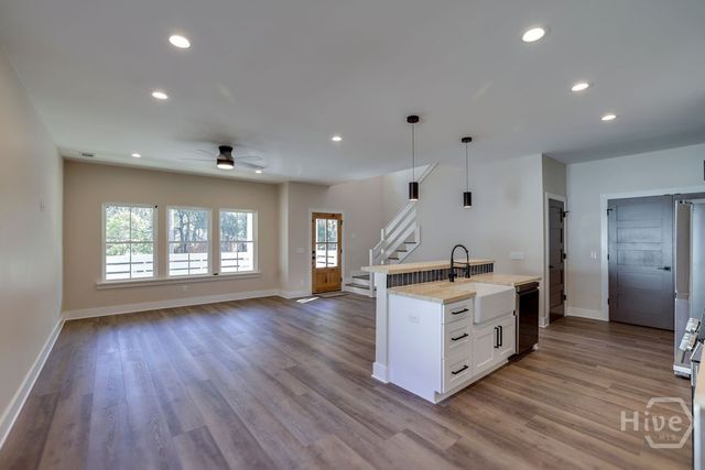 7221 Van Buren Avenue, Savannah, GA 31406