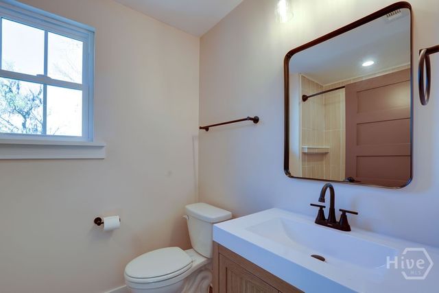 7221 Van Buren Avenue, Savannah, GA 31406