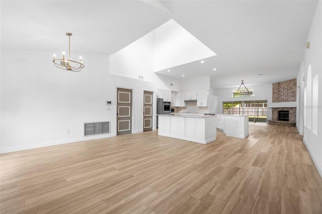 9214 MILL CIRCLE, Tampa, FL 33647