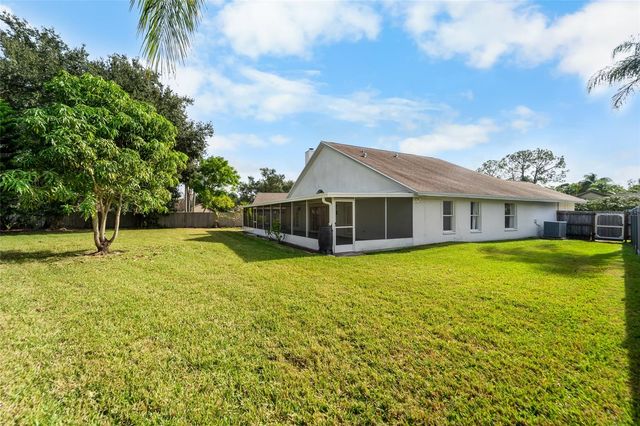 9214 MILL CIRCLE, Tampa, FL 33647