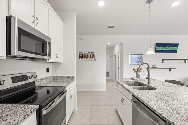 1580 BLUE LAGOON CIRCLE, Mascotte, FL 34753