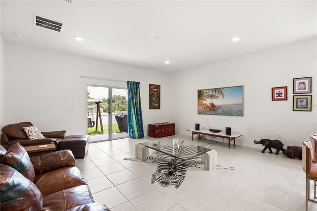 1580 BLUE LAGOON CIRCLE, Mascotte, FL 34753