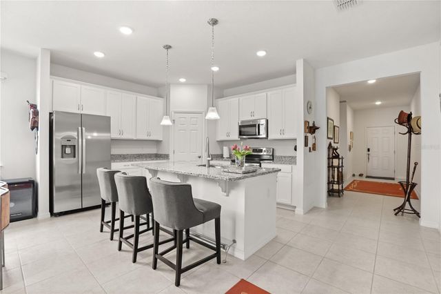 1580 BLUE LAGOON CIRCLE, Mascotte, FL 34753