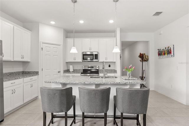 1580 BLUE LAGOON CIRCLE, Mascotte, FL 34753