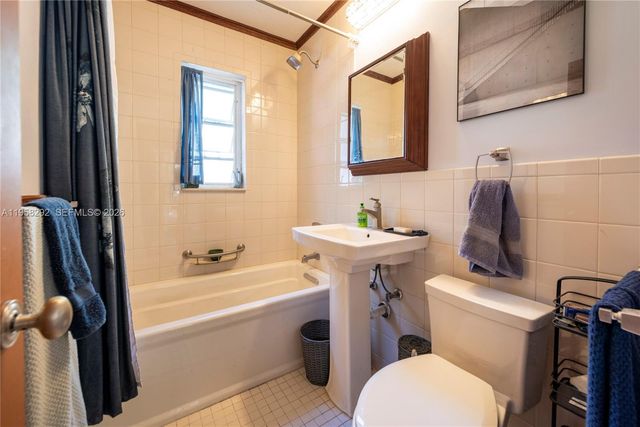 1529 NE 1st Ave, Fort Lauderdale, FL 33304