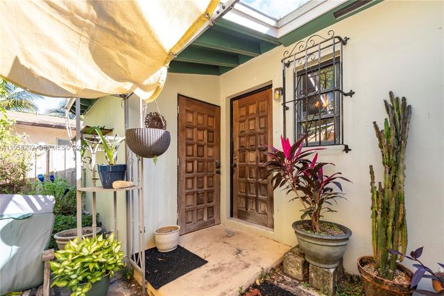 1529 NE 1st Ave, Fort Lauderdale, FL 33304