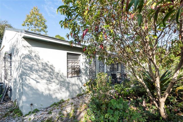 1529 NE 1st Ave, Fort Lauderdale, FL 33304