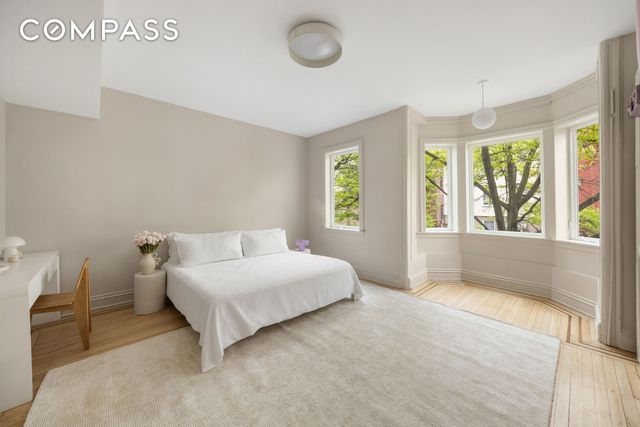 575 A Leonard Street, New York City, NY 11222