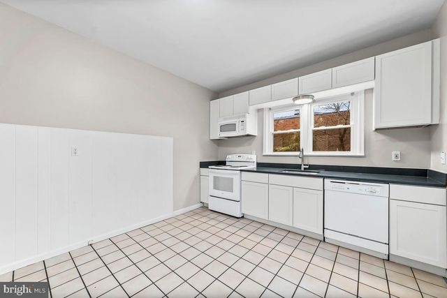 2004 W 9TH ST, Wilmington, DE 19805