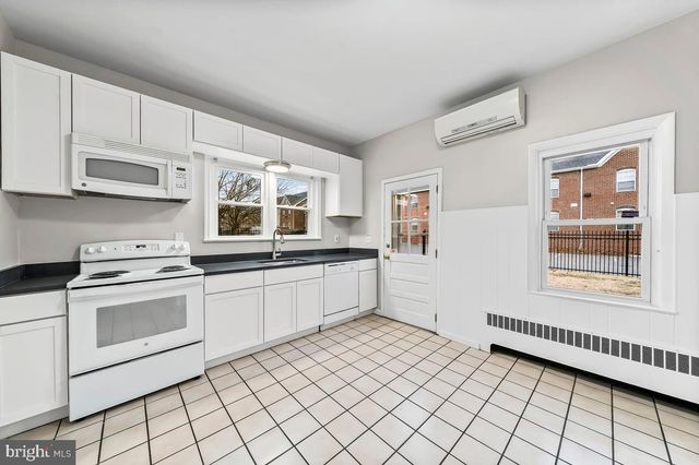 2004 W 9TH ST, Wilmington, DE 19805