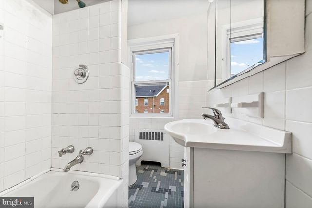 2004 W 9TH ST, Wilmington, DE 19805