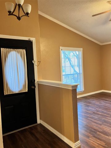 304 Crooked Lane, Mesquite, TX 75149