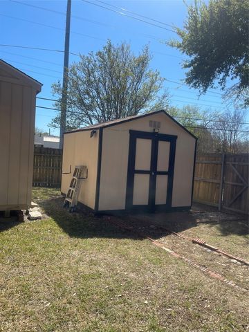 304 Crooked Lane, Mesquite, TX 75149