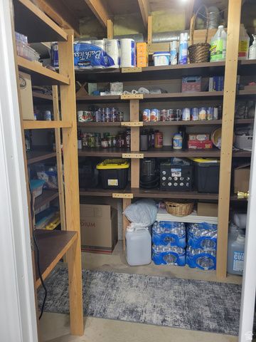 685 E 2400 N, North Ogden, UT 84414