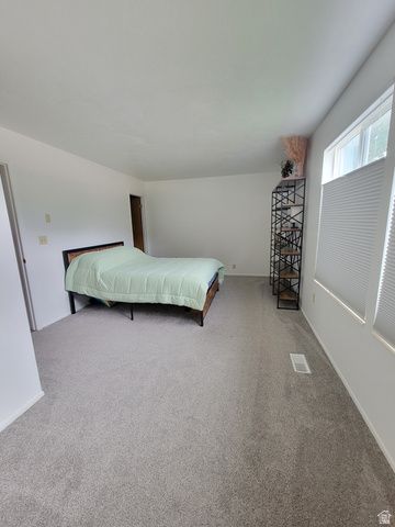685 E 2400 N, North Ogden, UT 84414