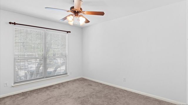 8818 ASH MEADOW DR, Universal City, TX 78148