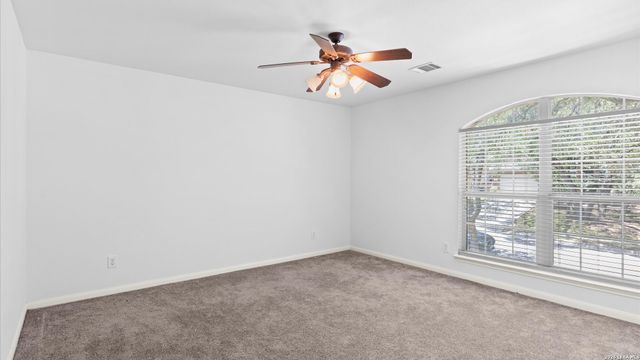 8818 ASH MEADOW DR, Universal City, TX 78148