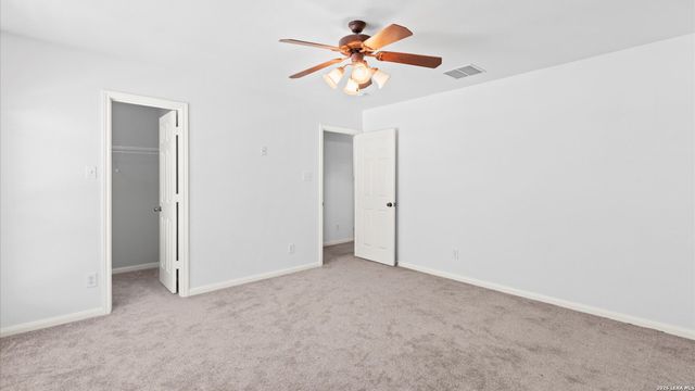 8818 ASH MEADOW DR, Universal City, TX 78148