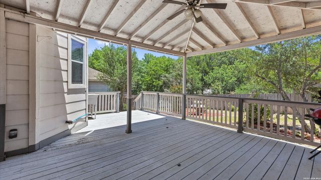 8818 ASH MEADOW DR, Universal City, TX 78148