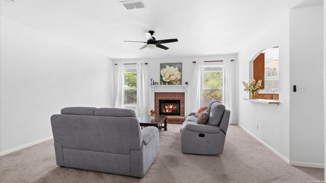 8818 ASH MEADOW DR, Universal City, TX 78148