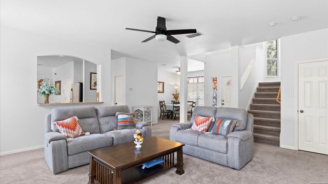 8818 ASH MEADOW DR, Universal City, TX 78148