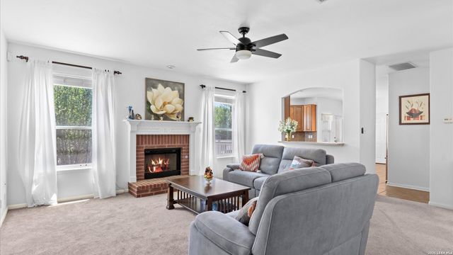 8818 ASH MEADOW DR, Universal City, TX 78148