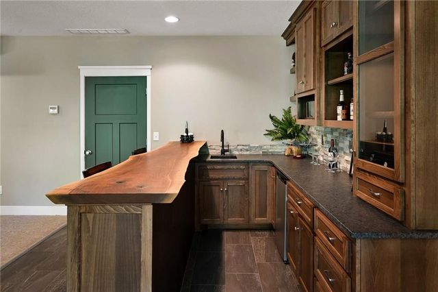 804 Old Hickory Road, Greenwood, MO 64034