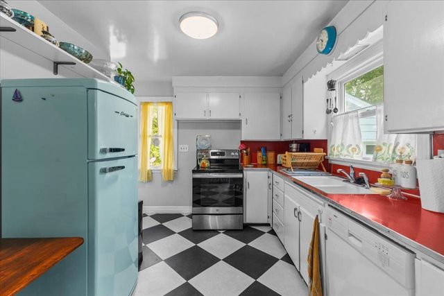 66 Cross Parkway, Burlington, VT 05408