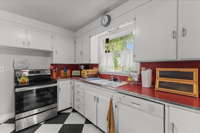 66 Cross Parkway, Burlington, VT 05408