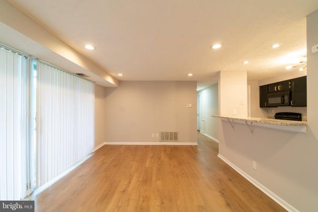 121 KENWOOD DR, Sicklerville, NJ 08081
