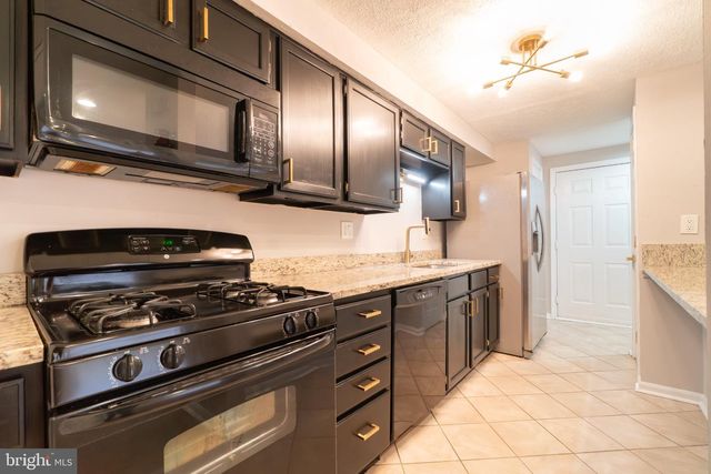 121 KENWOOD DR, Sicklerville, NJ 08081