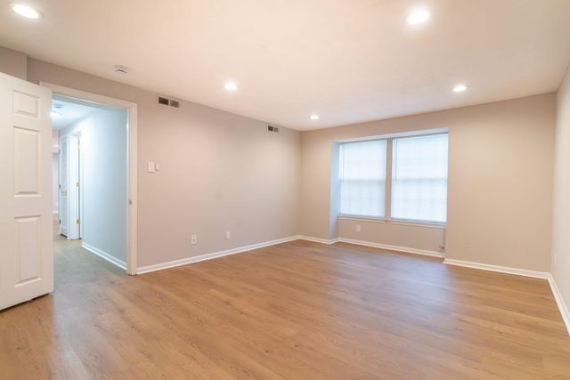 121 KENWOOD DR, Sicklerville, NJ 08081
