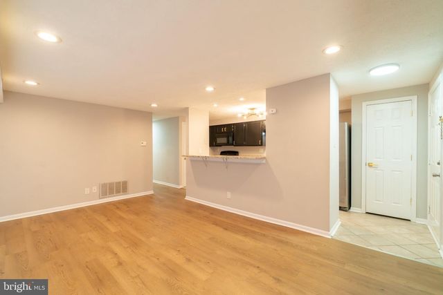 121 KENWOOD DR, Sicklerville, NJ 08081