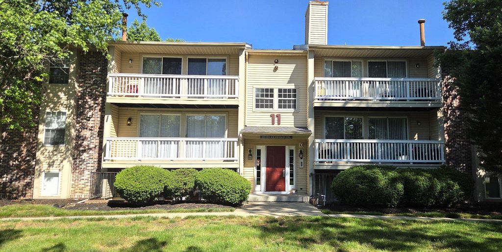 121 KENWOOD DR, Sicklerville, NJ 08081